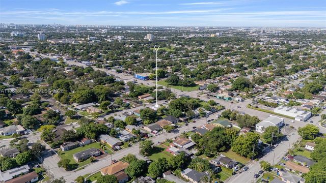 1601 NW 50th St, Miami, FL 33142