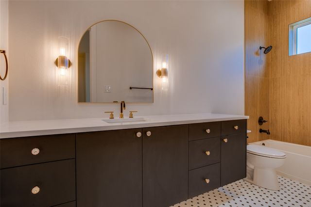 400 N Denver Street, Dallas, TX 75203