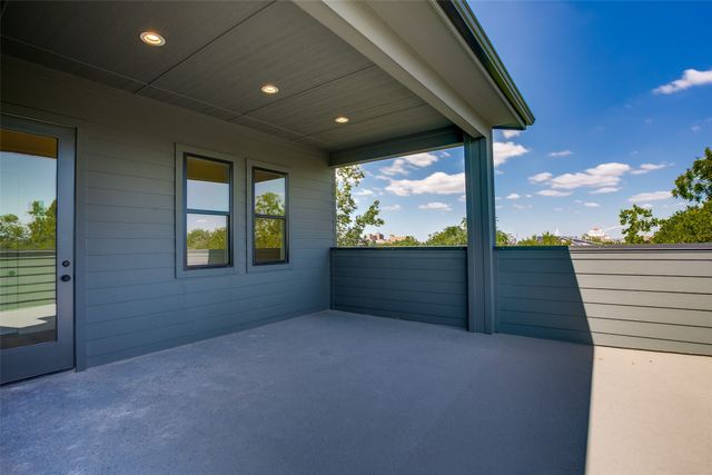 400 N Denver Street, Dallas, TX 75203