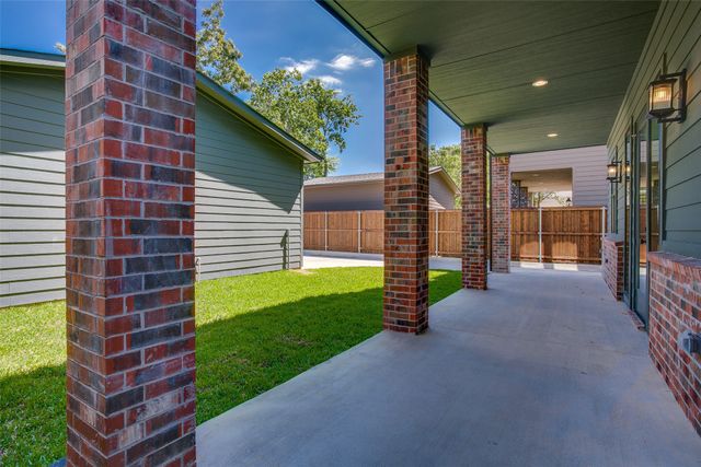 400 N Denver Street, Dallas, TX 75203