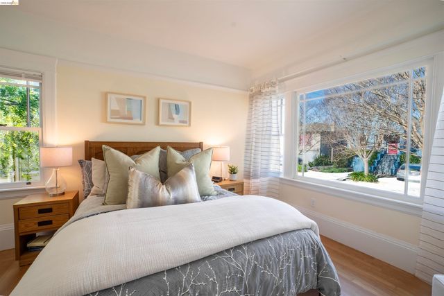 5264 Locksley Ave, Oakland, CA 94618