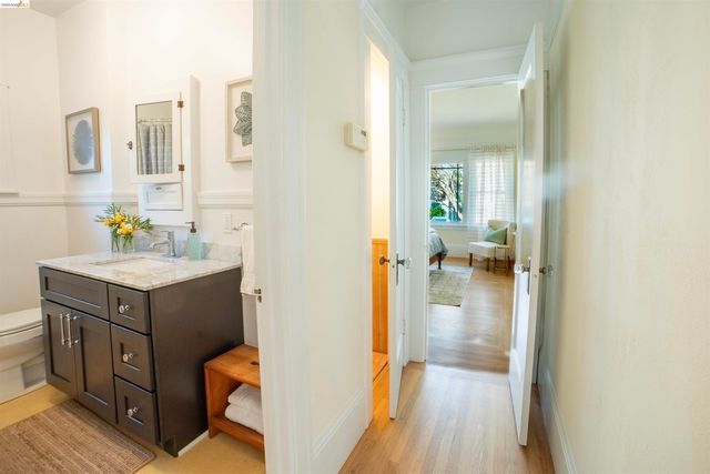 5264 Locksley Ave, Oakland, CA 94618