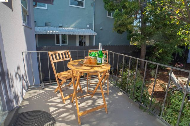 5264 Locksley Ave, Oakland, CA 94618