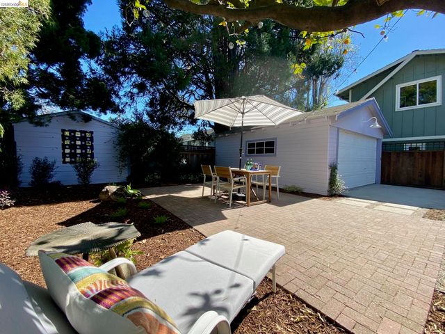 5264 Locksley Ave, Oakland, CA 94618