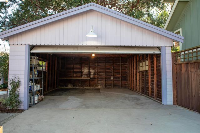 5264 Locksley Ave, Oakland, CA 94618