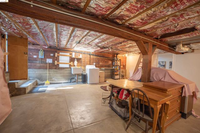 5264 Locksley Ave, Oakland, CA 94618