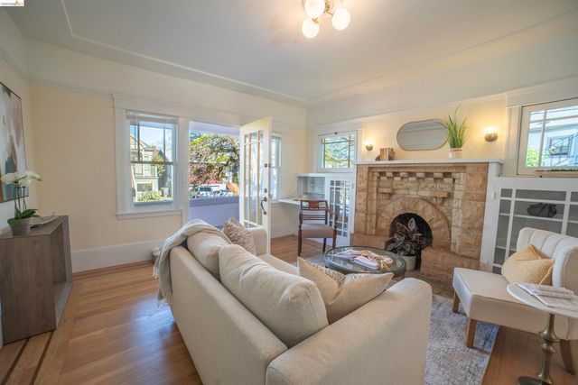 5264 Locksley Ave, Oakland, CA 94618