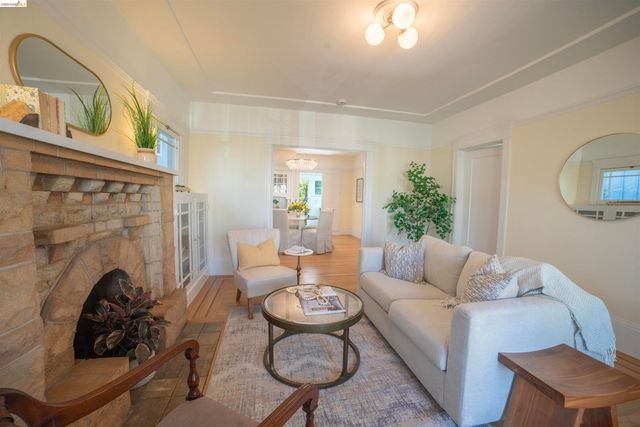 5264 Locksley Ave, Oakland, CA 94618