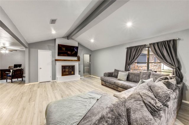 8510 Collingsdale Road, La Porte, TX 77571