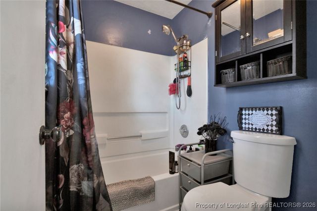 6874 Pin Oak Lane, Fayetteville, NC 28314