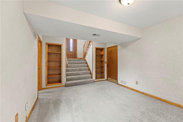 227 109th Street, Kansas City, MO 64155