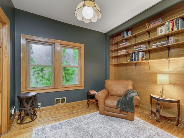 1510 2nd Street NE, Minneapolis, MN 55413