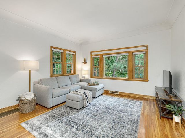 1510 2nd Street NE, Minneapolis, MN 55413