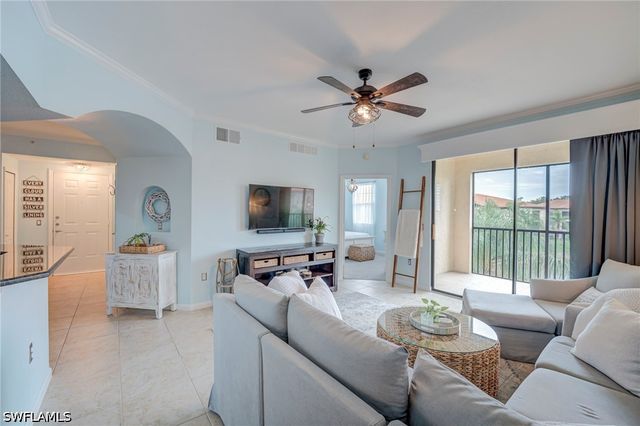 12940 Positano CIR 304, Naples, FL 34105