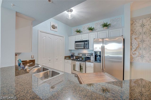 12940 Positano CIR 304, Naples, FL 34105