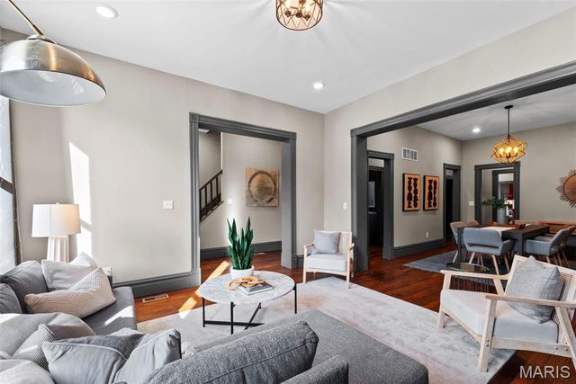 2630 Tennessee Avenue, St Louis, MO 63118