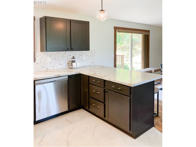 650 MARVIN Rd, Tillamook, OR 97141