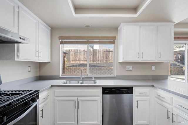 1740 Gateway Dr, Vallejo, CA 94589