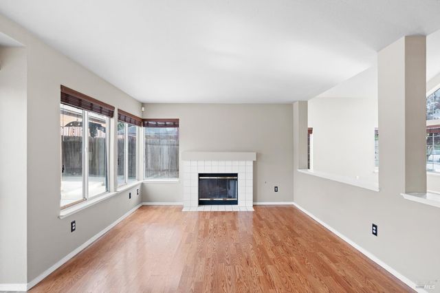 1740 Gateway Dr, Vallejo, CA 94589