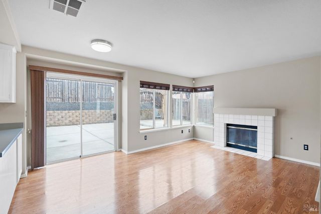 1740 Gateway Dr, Vallejo, CA 94589