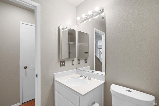 1740 Gateway Dr, Vallejo, CA 94589