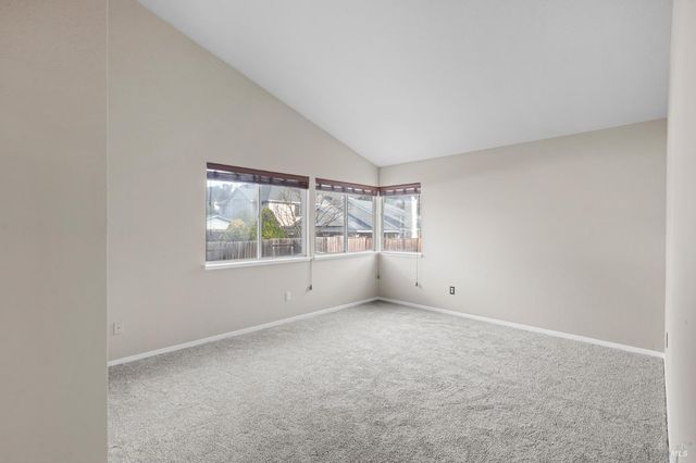 1740 Gateway Dr, Vallejo, CA 94589