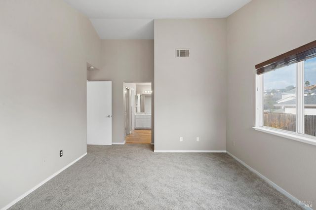 1740 Gateway Dr, Vallejo, CA 94589