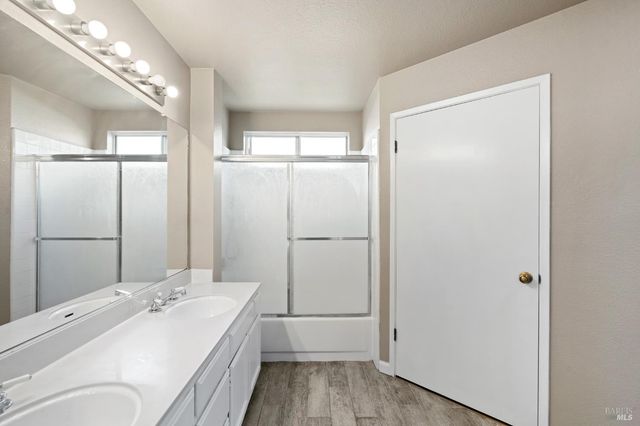 1740 Gateway Dr, Vallejo, CA 94589