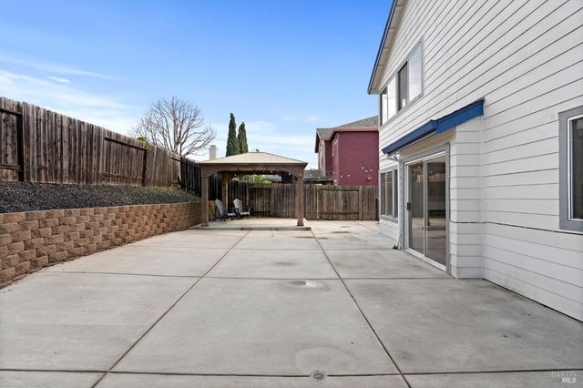 1740 Gateway Dr, Vallejo, CA 94589