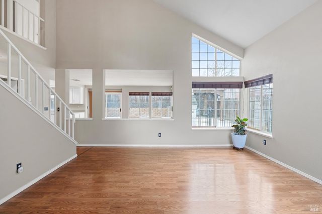 1740 Gateway Dr, Vallejo, CA 94589