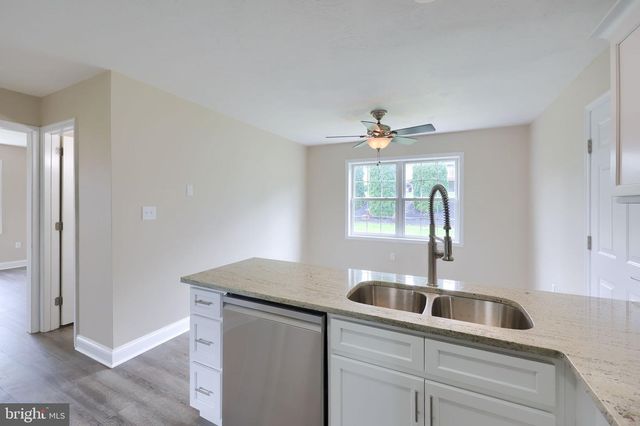 18 ROSEMONT DR, Denver, PA 17517