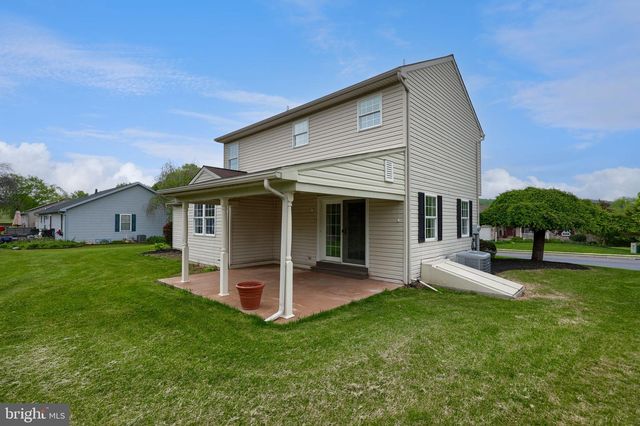 18 ROSEMONT DR, Denver, PA 17517