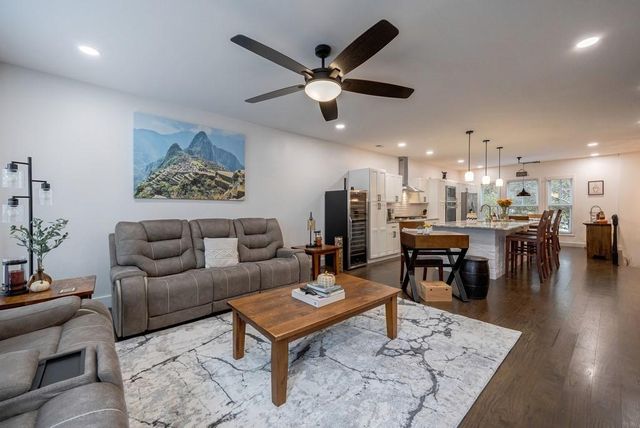 3908 Charleston Market Street, Suwanee, GA 30024