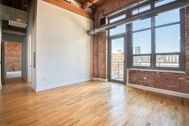 770 W GLADYS Avenue 606, Chicago, IL 60661