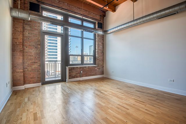 770 W GLADYS Avenue 606, Chicago, IL 60661