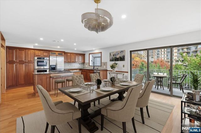 9B Cove Lane, North Bergen, NJ 07047