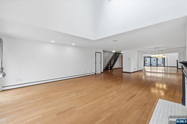 9B Cove Lane, North Bergen, NJ 07047