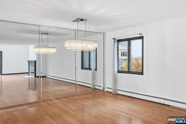 9B Cove Lane, North Bergen, NJ 07047