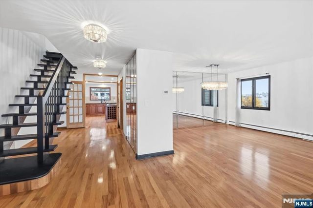 9B Cove Lane, North Bergen, NJ 07047