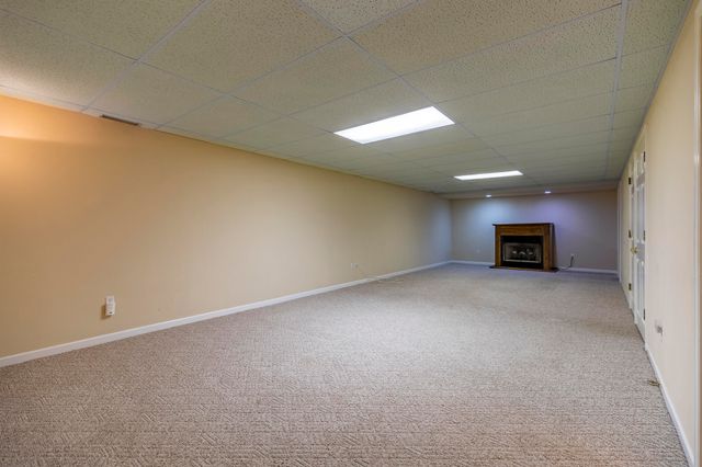 6843 Falcon Drive, Schererville, IN 46375