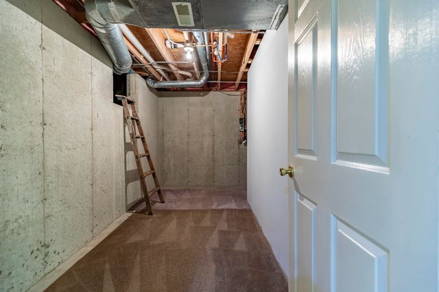 6843 Falcon Drive, Schererville, IN 46375