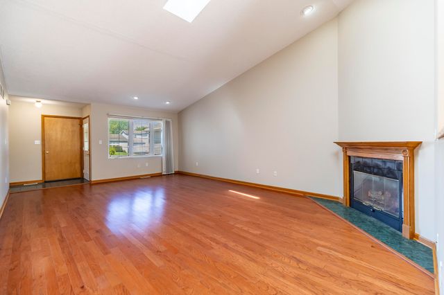 6843 Falcon Drive, Schererville, IN 46375
