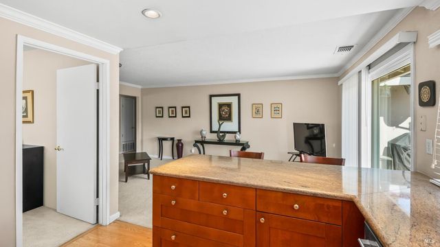 442 Yellowstone Dr, Vacaville, CA 95687