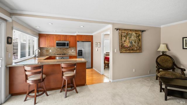 442 Yellowstone Dr, Vacaville, CA 95687