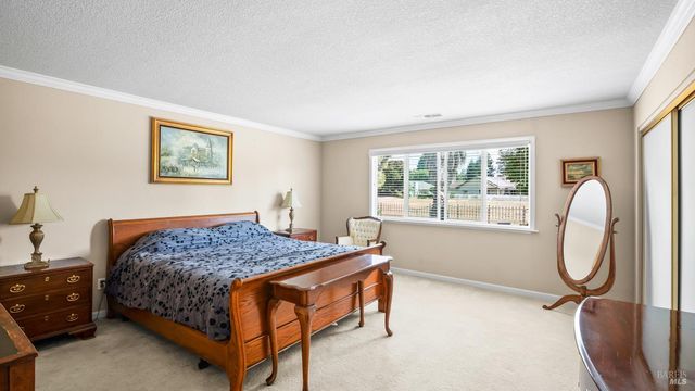 442 Yellowstone Dr, Vacaville, CA 95687