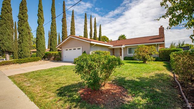 442 Yellowstone Dr, Vacaville, CA 95687