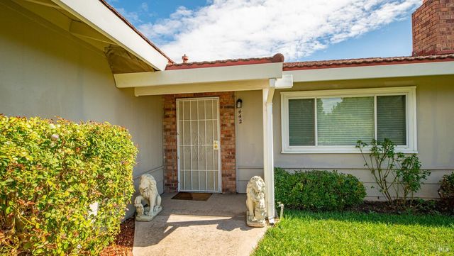 442 Yellowstone Dr, Vacaville, CA 95687