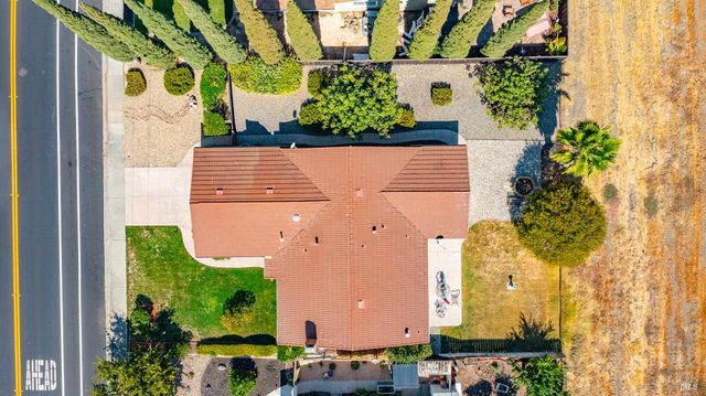 442 Yellowstone Dr, Vacaville, CA 95687