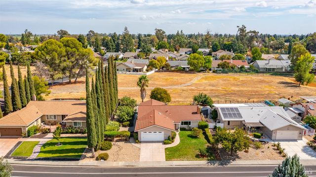 442 Yellowstone Dr, Vacaville, CA 95687