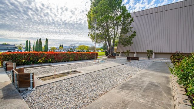 442 Yellowstone Dr, Vacaville, CA 95687